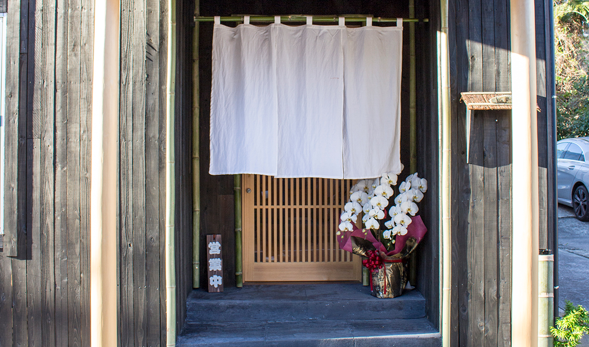 繁盛店　寿司　店舗リフォーム　オリジナル　什器　建具